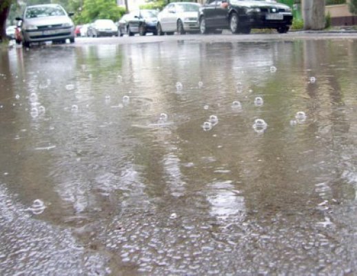 Prognoza meteo pe întreaga săptămână: ploaie, nori, dar şi temperaturi de 20 de grade Celsius